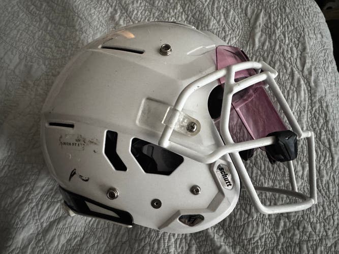 Youth Extra Large Schutt F7 Helmet (Used)