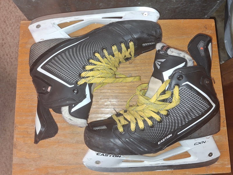 Easton Mako M7 Hockey Skates 12EE (Used)