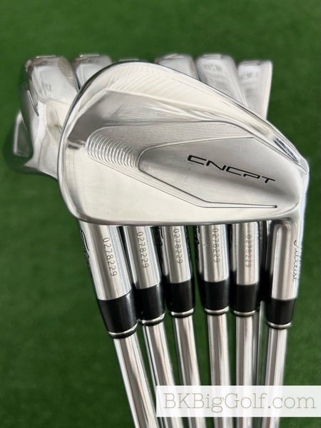 Titleist CNCPT CP-02 Forged Iron Set 4-P / Dynamic Gold 120 Stiff