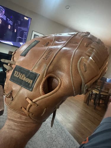 Wilson RH First Base A2800 Baseball Glove 12.5" (Used)