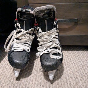 2020 Bauer Vapor 2X Pro Hockey Skates Wide Width Pro Stock 8 (Used)