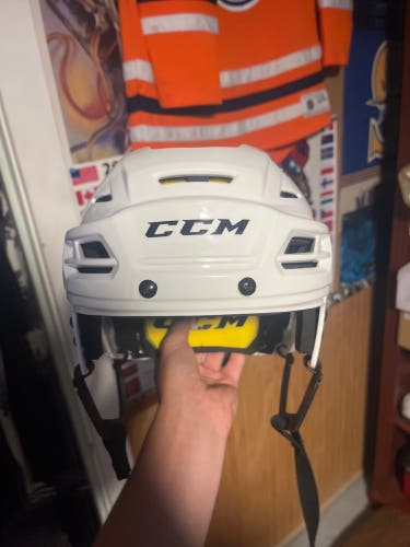 Medium CCM Tacks 210 Helmet  (Used)