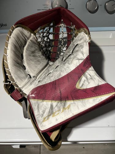 Denver Univ. CCM EFlex 5 Full Right Pro Stock (Used)