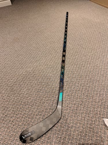 Senior CCM Vizion Left Hand Hockey Stick P28 (New)
