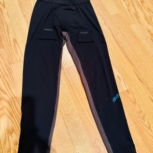 Bauer women’s compression Jill pants (M)