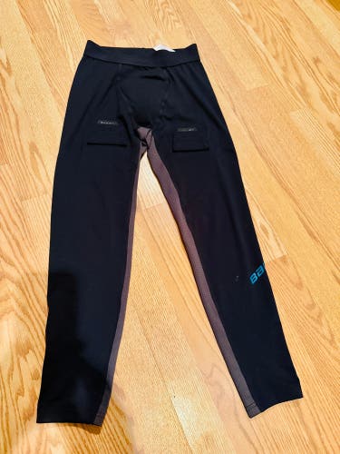 Bauer women’s compression Jill pants (M)