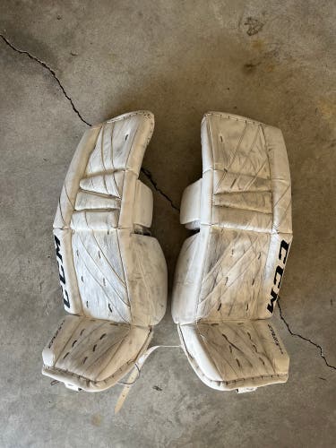 28"  2023 CCM Extreme Flex 5.5 Goalie Leg Pads (Used)
