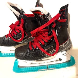 Bauer Vapor Hockey Skates Size 5.5 (Used)