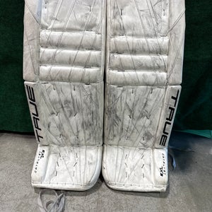 White Intermediate True Catalyst 7X3 Goalie Leg Pads (Used) | 31" +2"