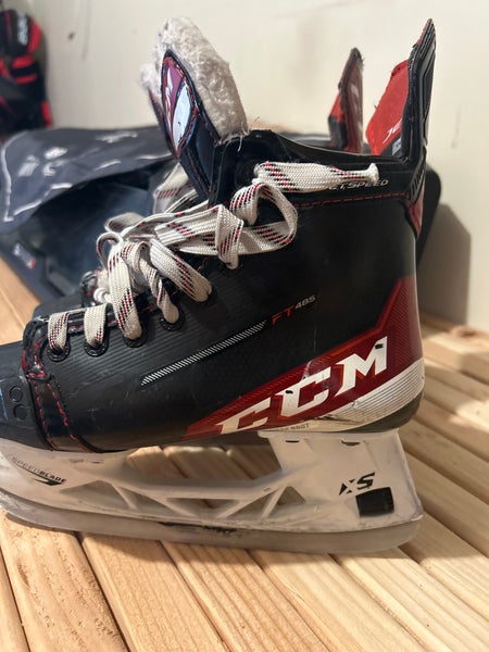 CCM JetSpeed FT485 Hockey Skates with dryBlades Size 2 (Used)
