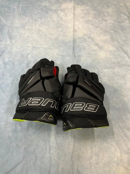 Black Junior Bauer Vapor X2.9 Gloves 11" (Used)