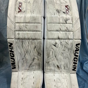 28+2 Vaughn Velocity V10 Goalie Leg Pads (Used)