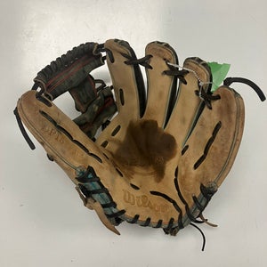 Wilson RH A2000 Baseball Glove 11.5" (Used)