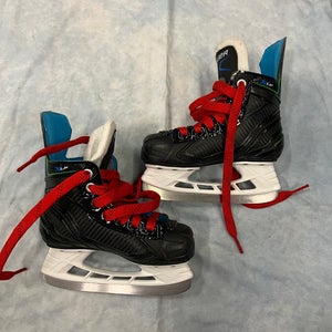 Youth Bauer XLP Hockey Skates Regular Width 10 (Used)