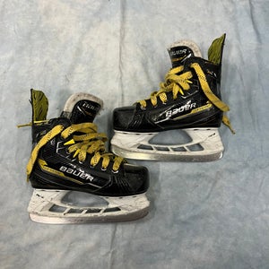 Youth Bauer Supreme M4 Hockey Skates Regular Width 11.5 (Used)