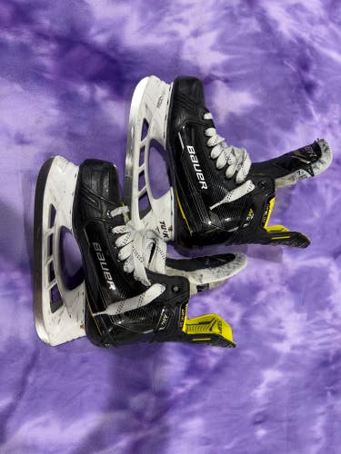 Senior Bauer Supreme M4 Hockey Skates 7.5 (Used)