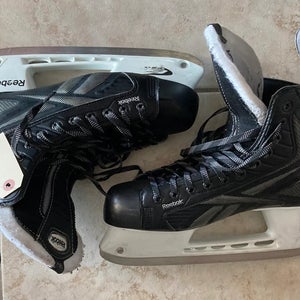 Senior Reebok 12K Pump Hockey Skates Regular Width 10.5 (Used)