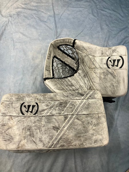 White Intermediate Warrior Ritual G5 Goalie Gloves & Blockers Full Right (Used)