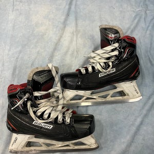 Junior Bauer Vapor X900 Hockey Goalie Skates Extra Wide Width Size 5.5 (Used)