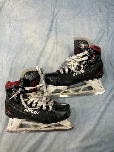 Junior Bauer Vapor X900 Hockey Goalie Skates Extra Wide Width Size 5.5 (Used)