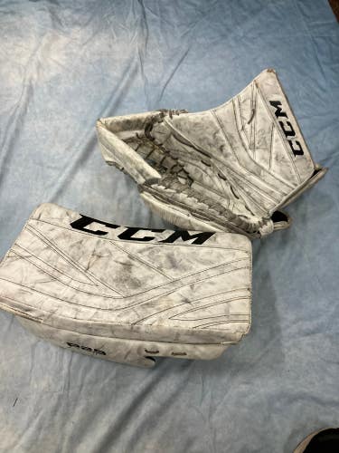 White Intermediate CCM P2.9 Goalie Gloves & Blockers Full Right (Used)