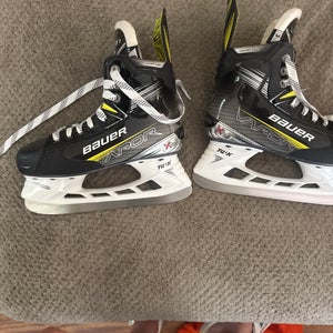 2023 Bauer Vapor 4 Hockey Skates Extra Wide Width   Size 3 (New)