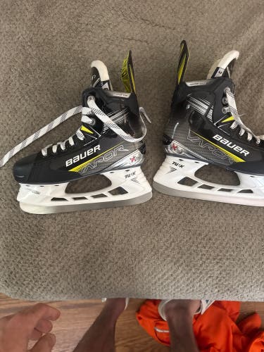 2023 Bauer Vapor 4 Hockey Skates Extra Wide Width Size 3 (New)