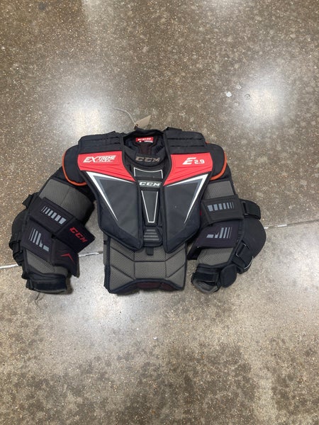 Intermediate Small CCM eflex 2.9 Goalie Chest Protector (Used)