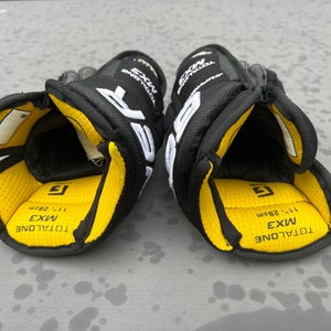 Bauer Supreme TotalOne MX3 Gloves 11"  (Used)