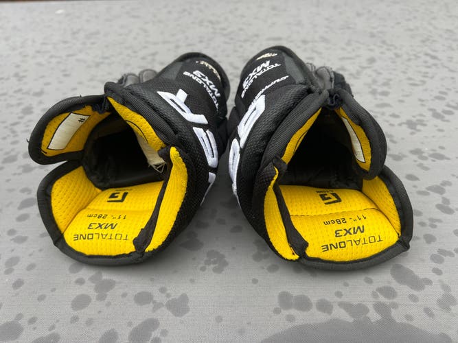 Bauer Supreme TotalOne MX3 Gloves 11" (Used)