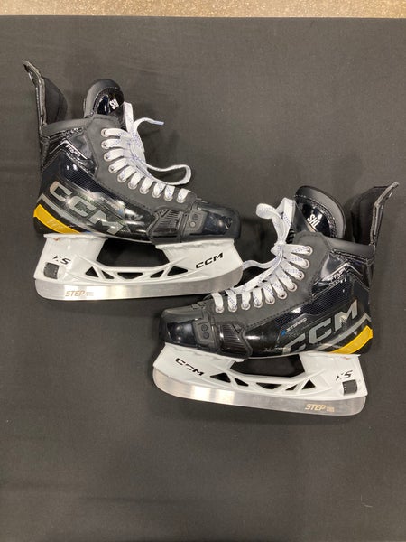 Senior CCM JetSpeed FT6 Pro Hockey Skates Pro Stock Size 6 (Used)