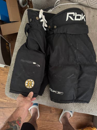 Vintage Boston Bruins Medium Senior Reebok MHP 7000 Hockey Pants Pro Stock (Used)