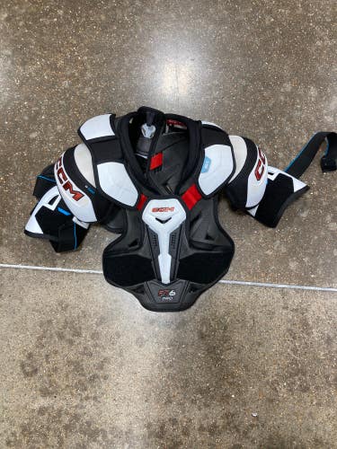 Small Senior CCM FT6 Pro Shoulder Pads (Used)