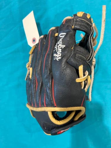 Black Rawlings Highlight Series RH Infield Baseball Glove 10.5" (Used)