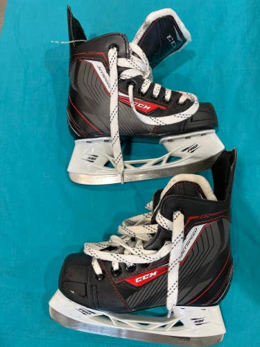Youth CCM JetSpeed 250 Hockey Skates Regular Width 13 (Used)