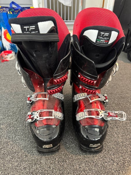 Men’s Ski boot size 9 - Pr Dalbello Proton Flex 100