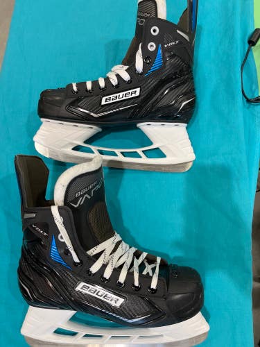 Intermediate Bauer Vapor VOLT Hockey Skates Regular Width 6 (Used)