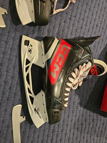 2024 CCM JetSpeed FT670 Hockey Skates Regular Width 10 (Used)