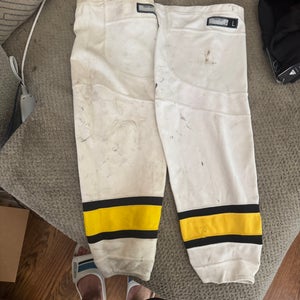 Providence Bruins White Large Senior Reebok Reebok Edge Socks Pro Stock (Used)