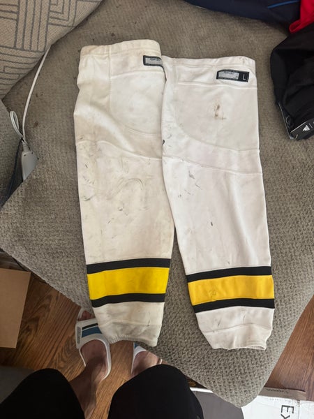 Providence Bruins White Large Senior Reebok Reebok Edge Socks Pro Stock (Used)