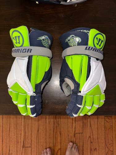 Warrior Lacrosse Gloves 12" (Used)