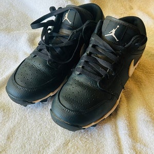 Air Jordan Youth Size 4.5 All Purpose Cleats (Used)