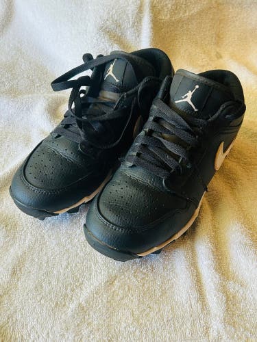 Air Jordan Youth Size 4.5 All Purpose Cleats (Used)
