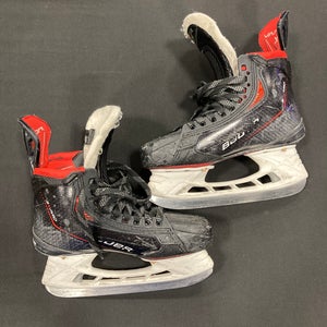 Intermediate Bauer Vapor 3X Pro Hockey Skates Size 4.5 (Used)
