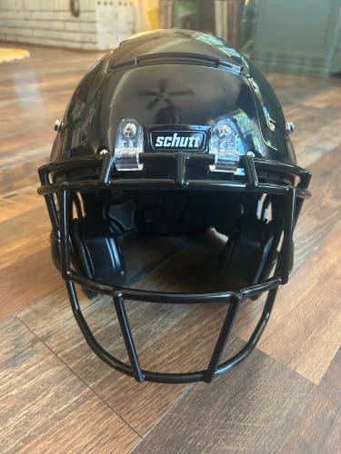 Youth Extra Large Schutt F7 Helmet (New)