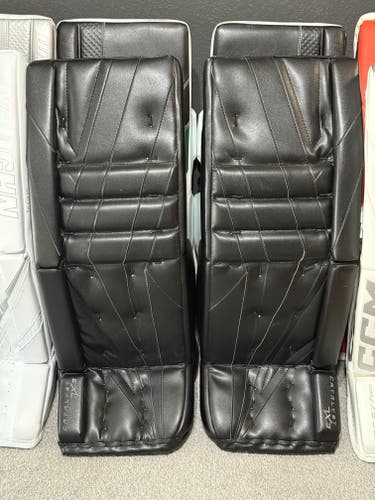 USED 32+2 True Catalyst 7X3 Goalie Leg Pads - Black