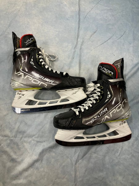 Senior Bauer Vapor Hyperlite Hockey Skates 8.5 Fit 2 (Used)