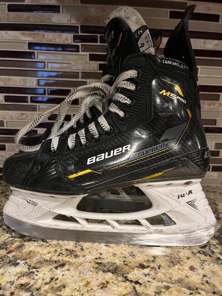 Bauer Supreme M5 Pro Hockey Skates Regular Width Size 6 Fit 2 (Used)