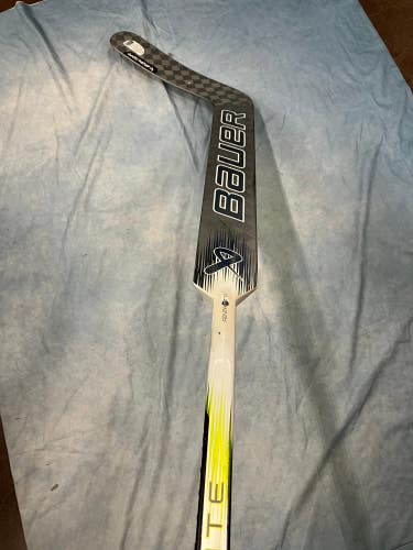 Intermediate Bauer Hyperlite 2 Goalie Stick Regular 24" Paddle (Used)