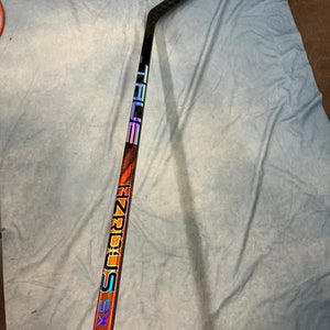 Intermediate True Hzrdus 9X Hockey Stick Right Handed MC (Used)